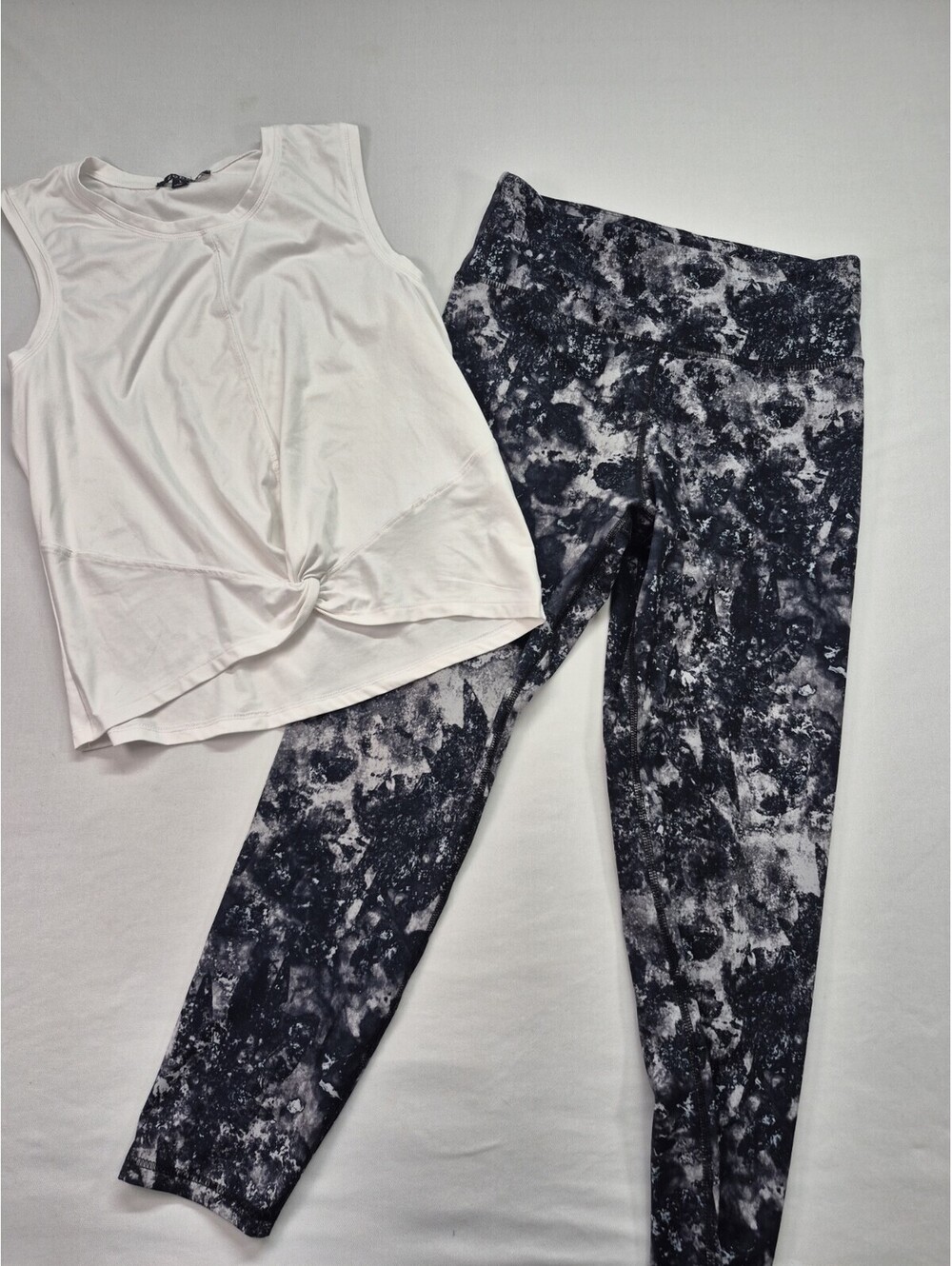 Zobha Womens Large Active Wear Set Leggings And Crop Top Shirt